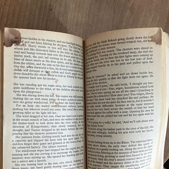 John Le Carré A Small Town in Germany - vintage 1974 edition paperback Book - Picture 9 of 15